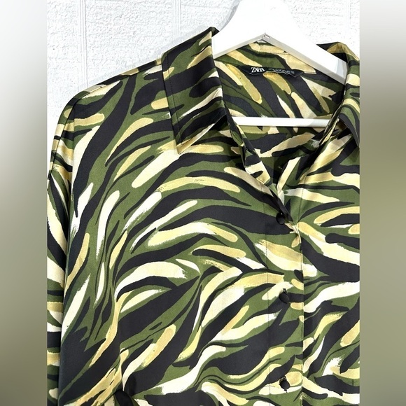 Zara print button down blouse shirt size M - Picture 3 of 14
